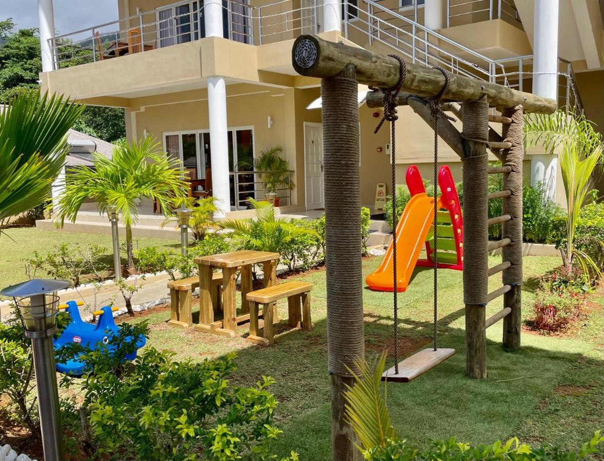 Tropical Hideaway Aparthotel Beau Vallon  Exterior photo