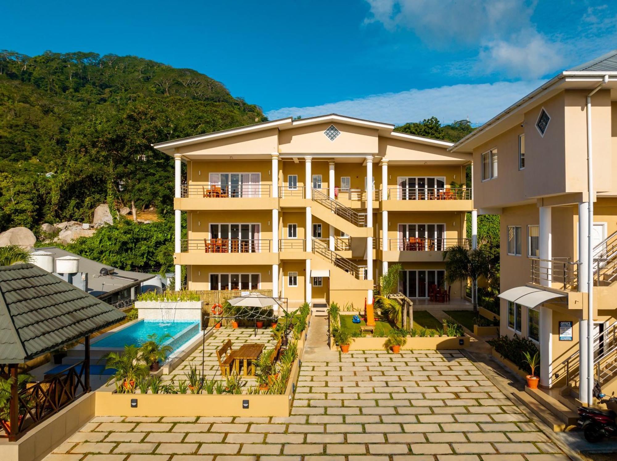 Tropical Hideaway Aparthotel Beau Vallon  Exterior photo