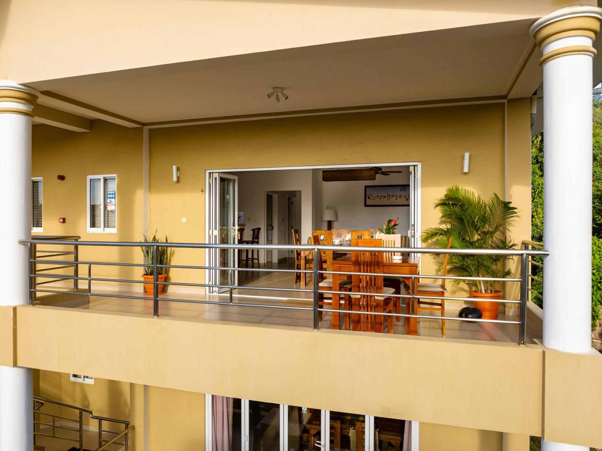 Tropical Hideaway Aparthotel Beau Vallon  Exterior photo