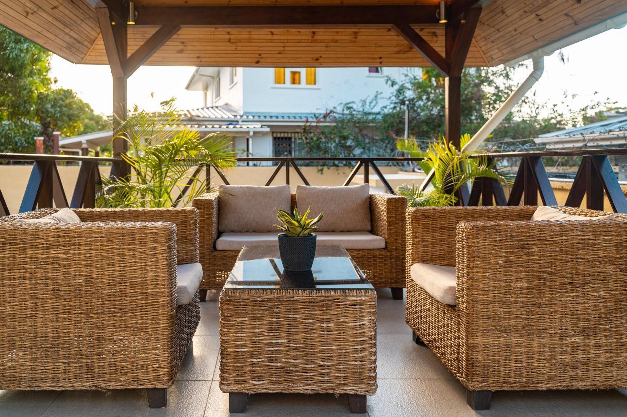 Tropical Hideaway Aparthotel Beau Vallon  Exterior photo