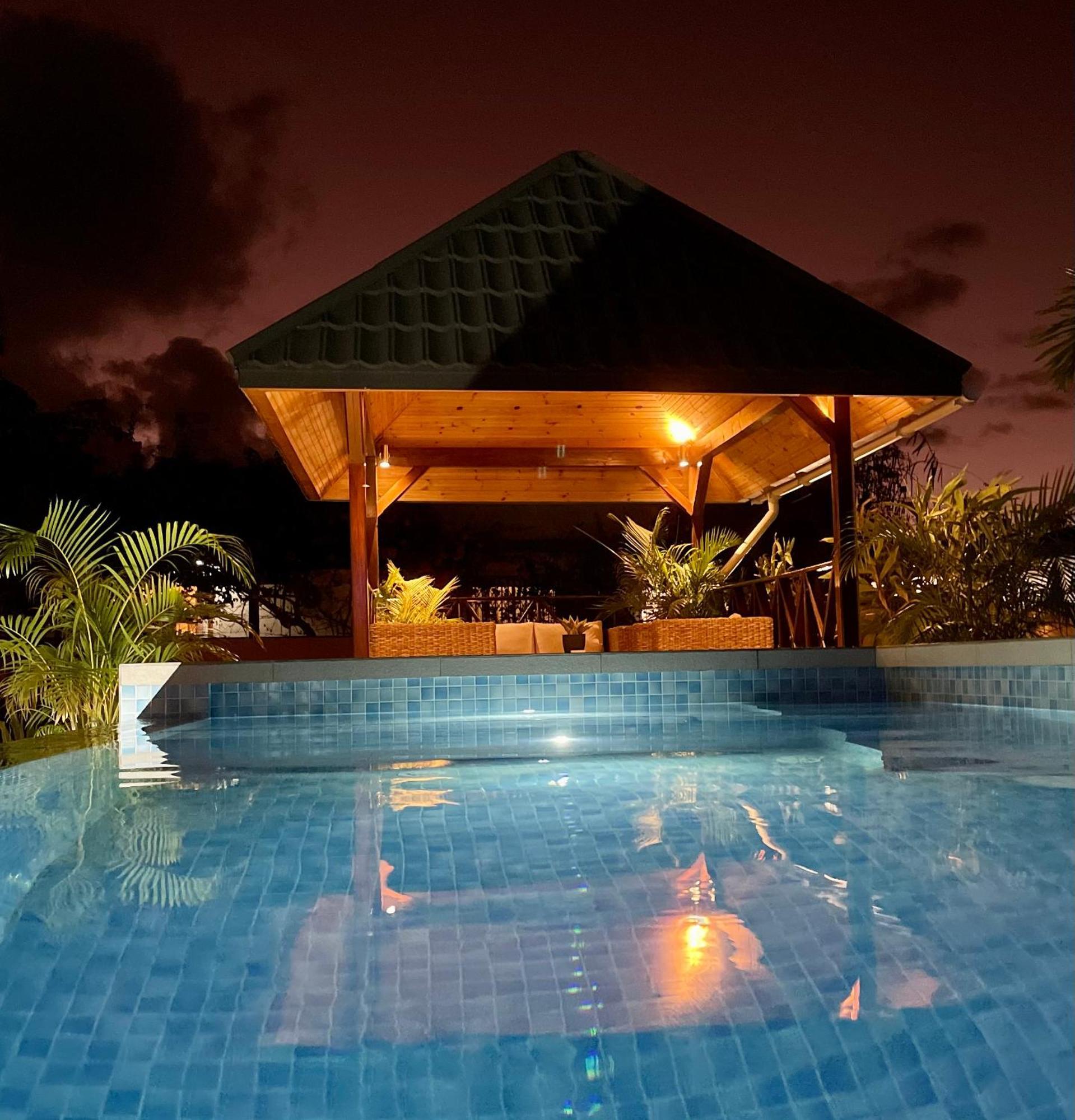 Tropical Hideaway Aparthotel Beau Vallon  Exterior photo
